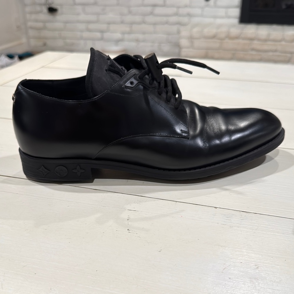 Louis Vuitton Black Oxford Shoes Classic Leather Design